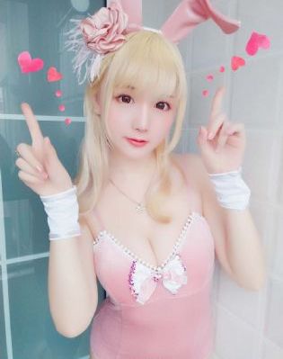 欧美大码女模穿搭_BD英语完整在线观看