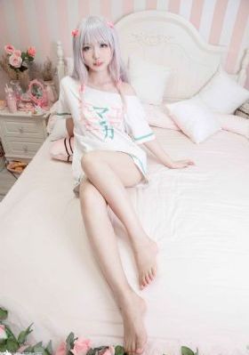男生舔女生腿的情侣头像_4K迅雷电影在线