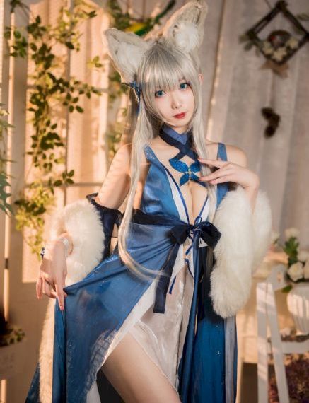 欧美明星玩扑克牌_午夜在线观看完整版