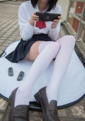 欧美美女性感美女_迅雷在线观看